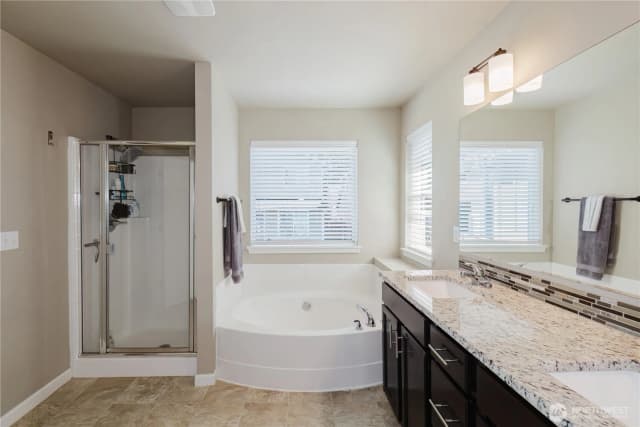 Property photo for 3820 Discovery Avenue Sw, Bremerton photo 4