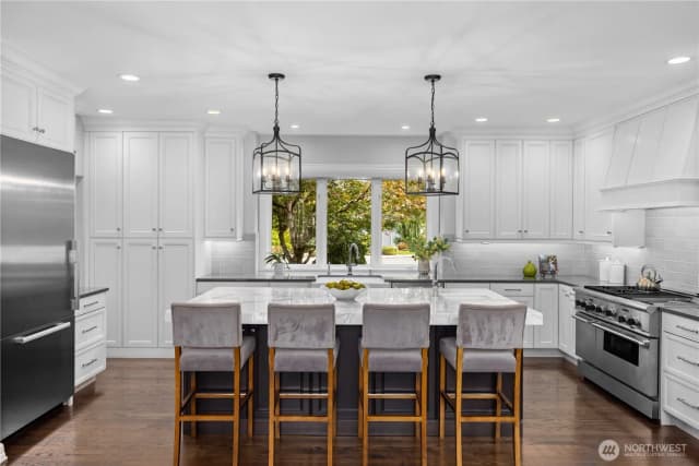 Property photo for 24733 Se Windsor Boulevard, Sammamish photo 4