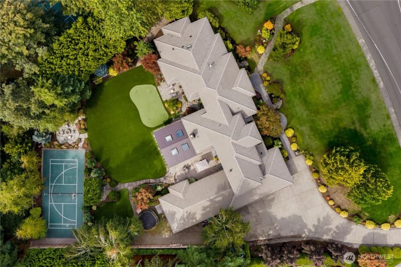 Property photo for 24733 Se Windsor Boulevard, Sammamish photo 2