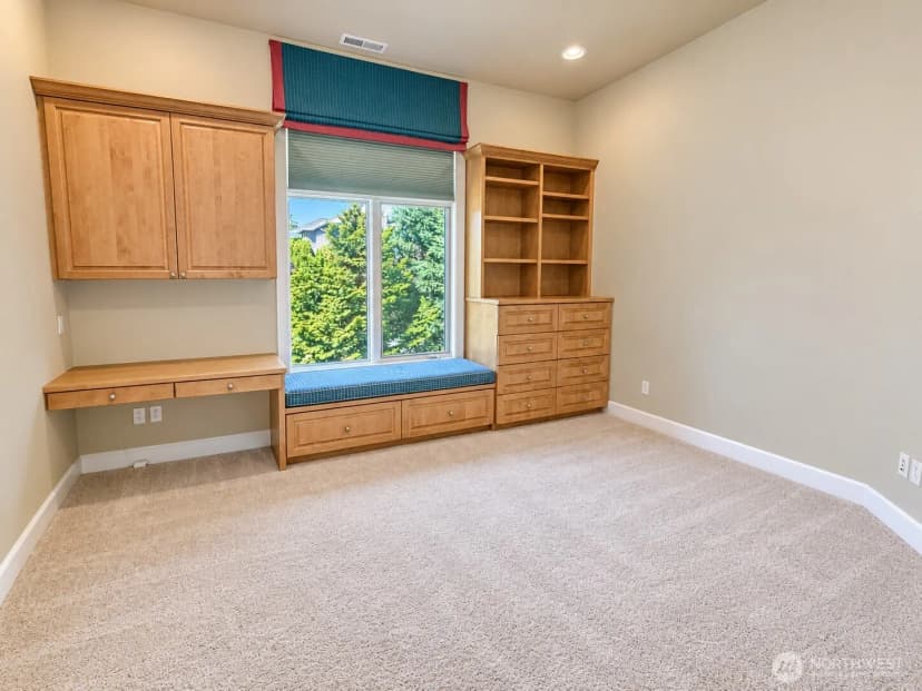Property photo for 2618 100th Avenue Ne, Bellevue photo 17
