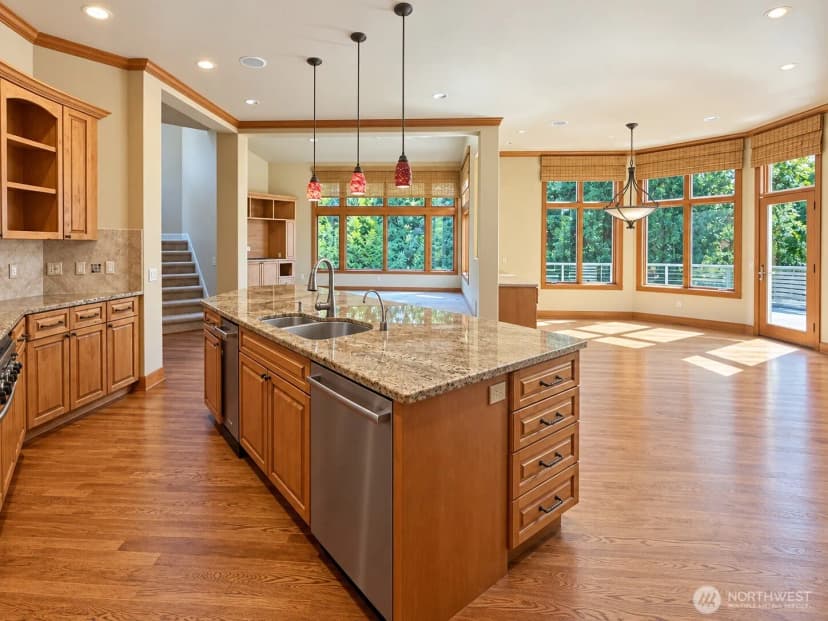 Property photo for 2618 100th Avenue Ne, Bellevue photo 5