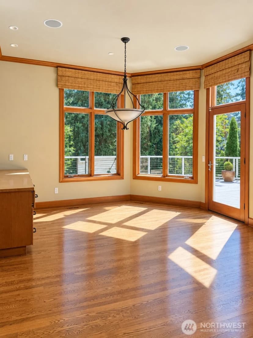 Property photo for 2618 100th Avenue Ne, Bellevue photo 12