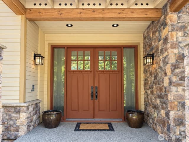 Property photo for 2618 100th Avenue Ne, Bellevue photo 2