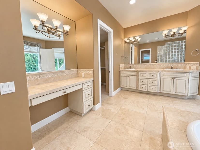Property photo for 2618 100th Avenue Ne, Bellevue photo 18