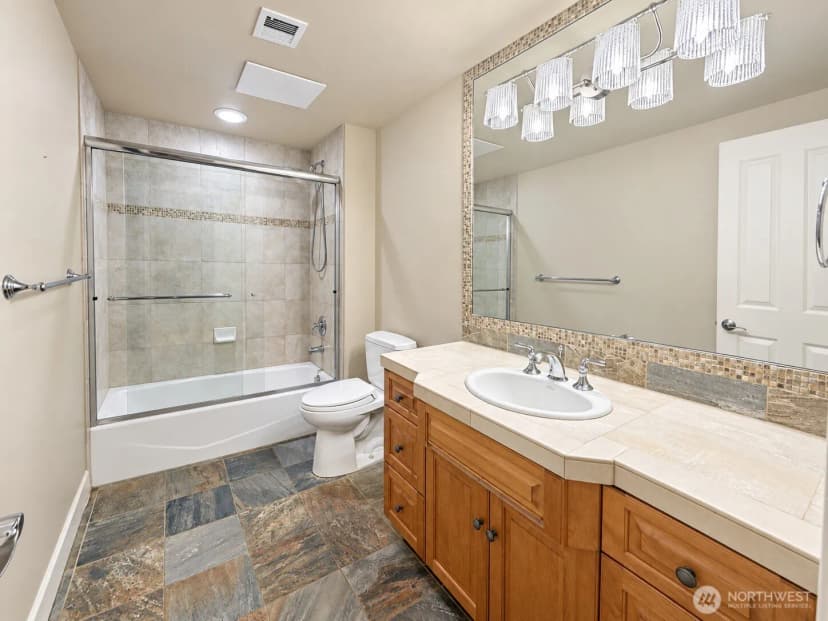 Property photo for 2618 100th Avenue Ne, Bellevue photo 23