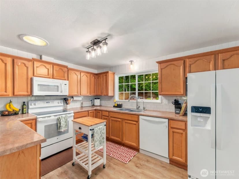 Property photo for 7775 Se Blake View Drive, Port Orchard photo 16