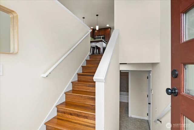 Property photo for 7957 30th Avenue Sw, Seattle photo 4