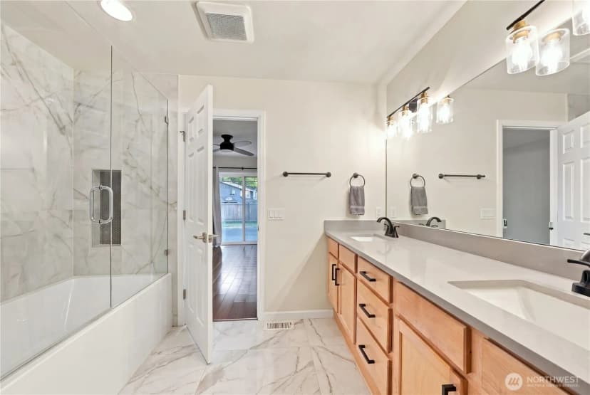 Property photo for 14729 Meadow Road #a, Lynnwood photo 11