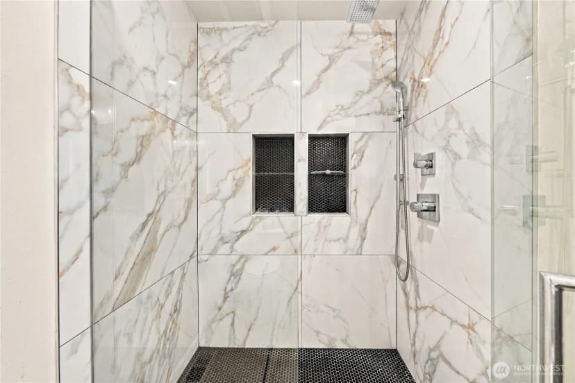 Property photo for 14729 Meadow Road #a, Lynnwood photo 16
