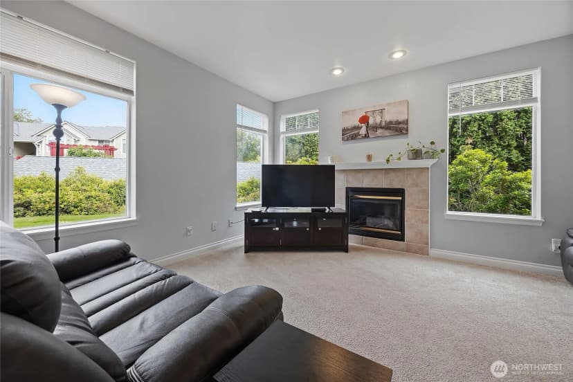Property photo for 13000 Admiralty Way #j101, Everett photo 18
