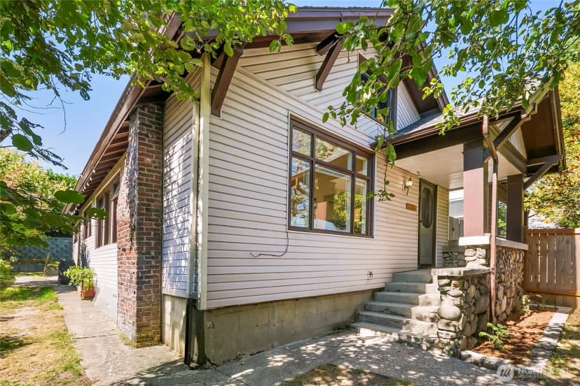 Property photo for 4743 5th Avenue Ne, Seattle