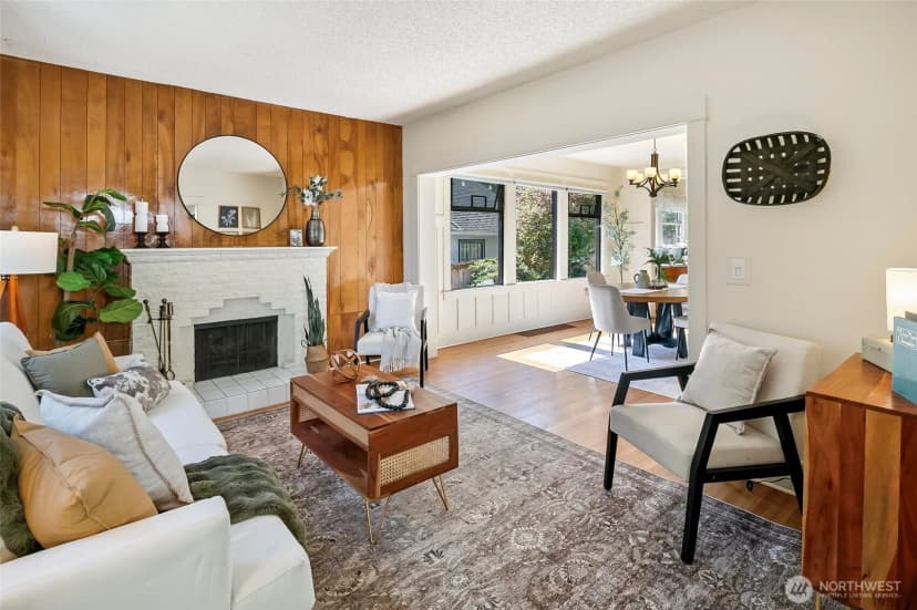 Property photo for 4743 5th Avenue Ne, Seattle photo 2