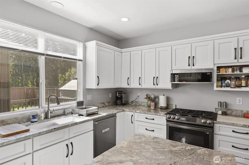 Property photo for 6410 63rd Street W, University Place photo 15