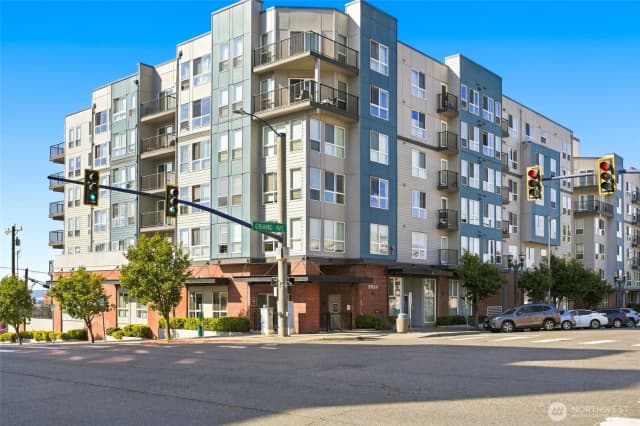 Property photo for 2824 Grand Avenue #a411, Everett