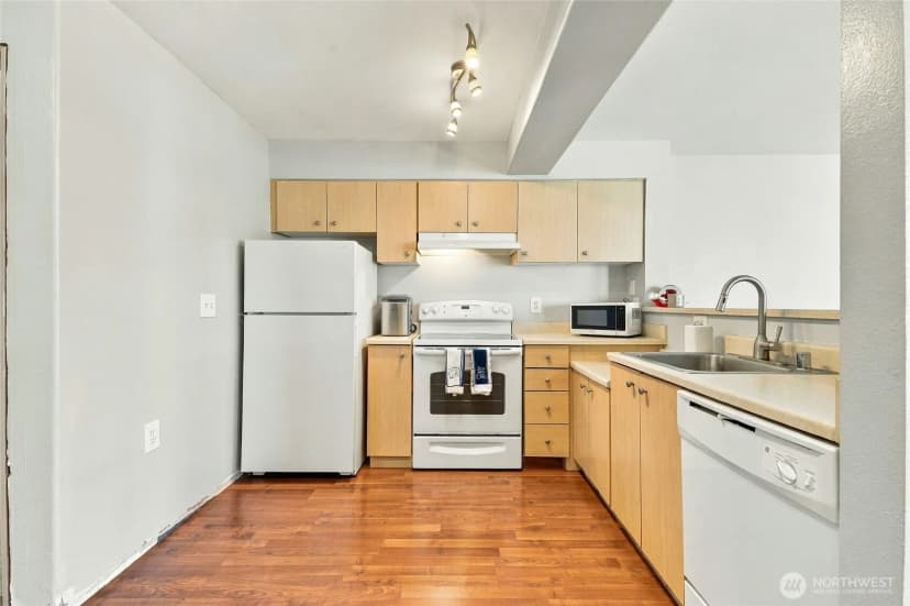 Property photo for 2824 Grand Avenue #a411, Everett photo 12