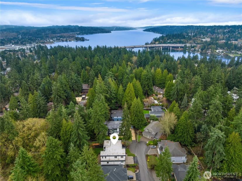 Property photo for 10656 Woodhaven Lane, Bellevue photo 39