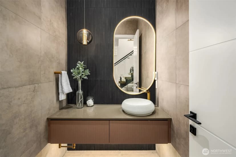 Property photo for 10656 Woodhaven Lane, Bellevue photo 15