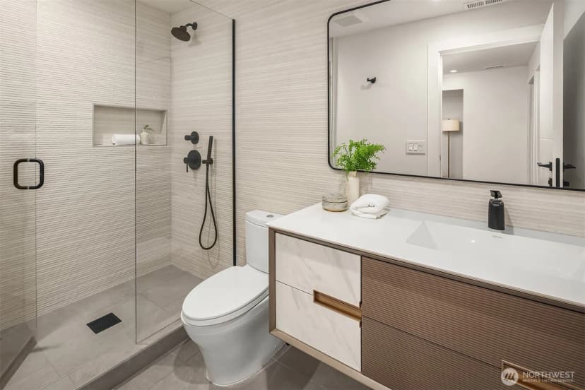 Property photo for 10656 Woodhaven Lane, Bellevue photo 35