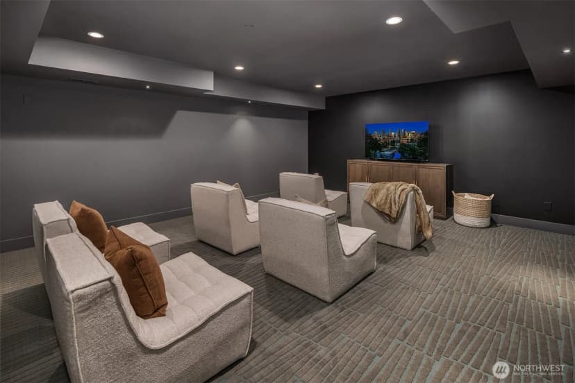 Property photo for 10656 Woodhaven Lane, Bellevue photo 33
