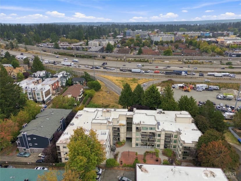 Property photo for 2152 N 112th Street N #409, Seattle photo 28