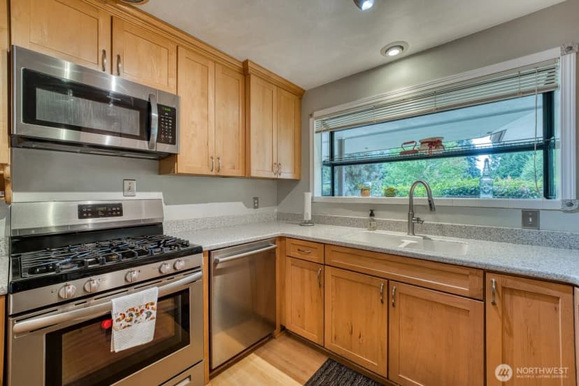 Property photo for 3119 Crystal Springs Road W, University Place photo 7