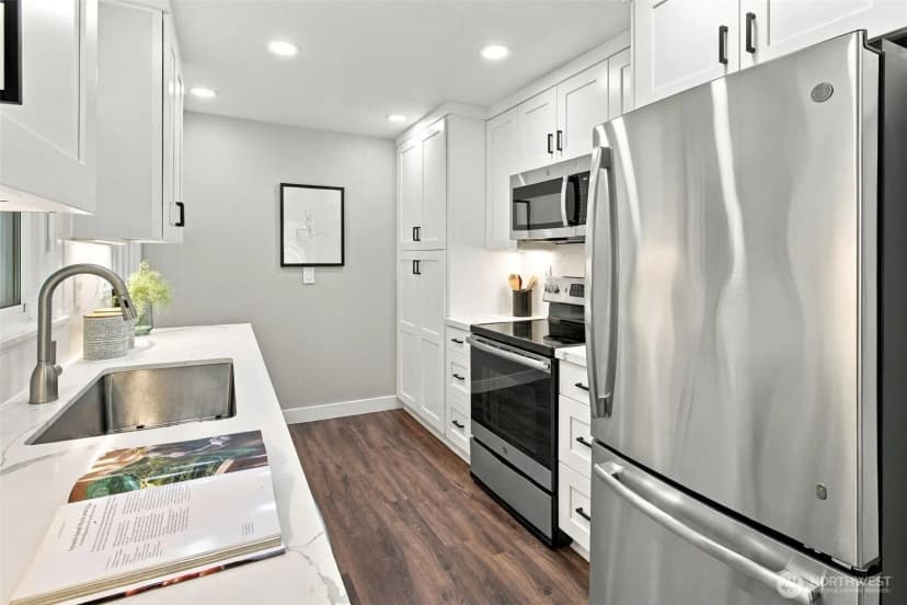 Property photo for 6542 24th Avenue Sw, Seattle photo 11