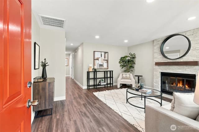 Property photo for 6542 24th Avenue Sw, Seattle photo 4