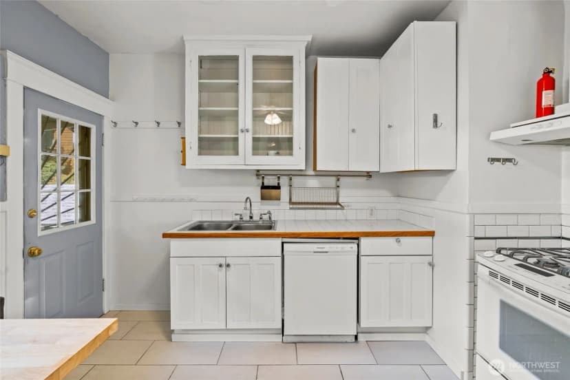 Property photo for 1923 15th Avenue S, Seattle photo 15