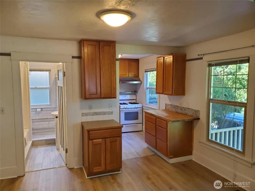 Property photo for 1923 15th Avenue S, Seattle photo 28