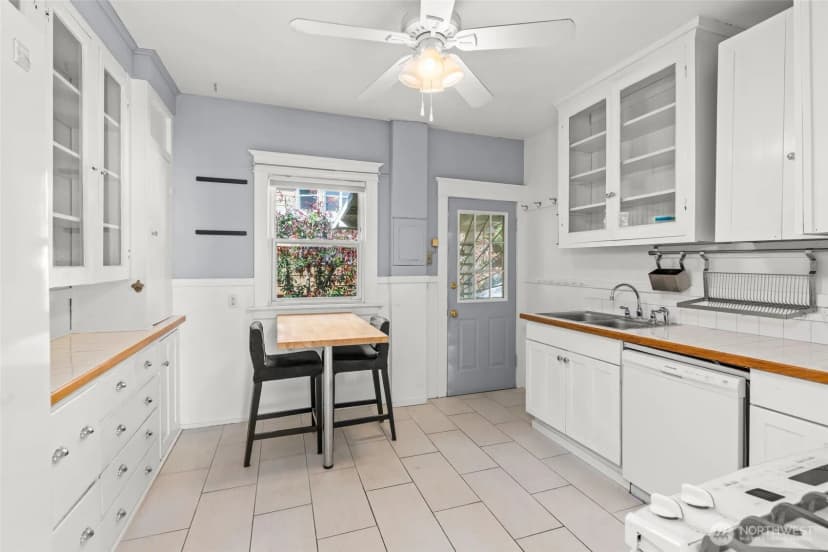 Property photo for 1923 15th Avenue S, Seattle photo 12