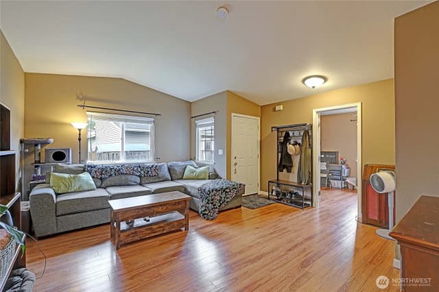 Property photo for 4017 165th Place Ne #b, Arlington photo 5