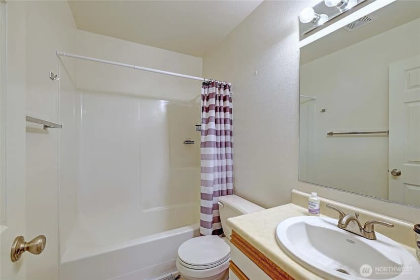 Property photo for 4017 165th Place Ne #b, Arlington photo 17