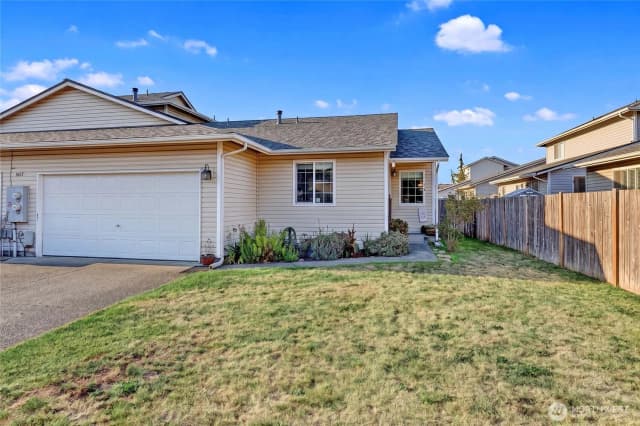 Property photo for 4017 165th Place Ne #b, Arlington photo 2