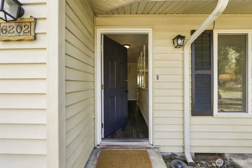 Property photo for 6202 226th Street Sw, Mountlake Terrace photo 2