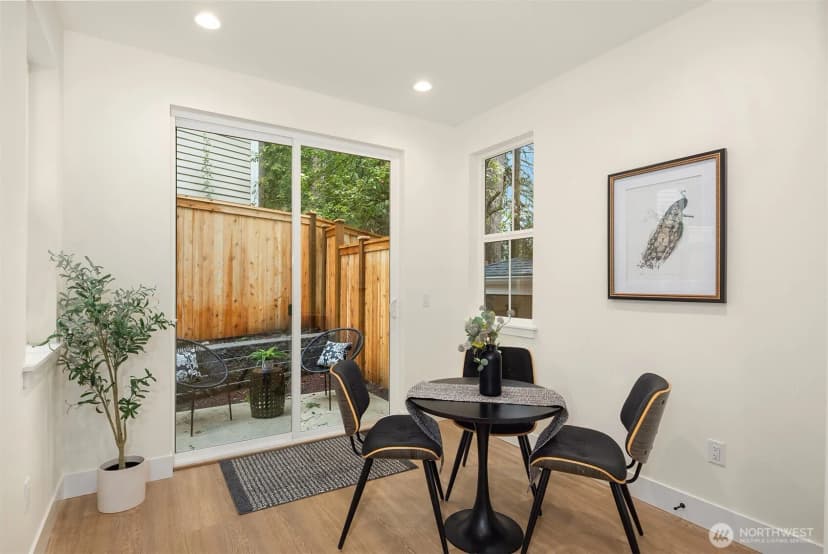 Property photo for 11812 Ne 103rd Place, Kirkland photo 8