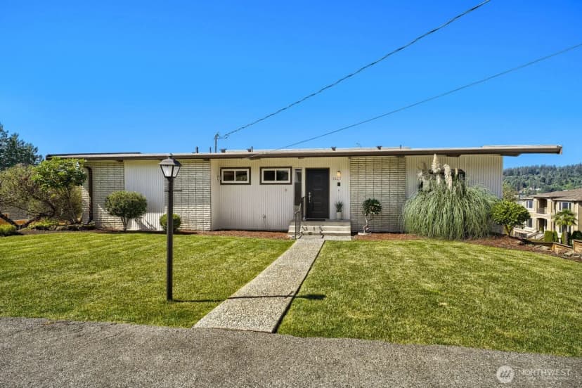 Property photo for 3627 Wells Avenue N, Renton photo 2