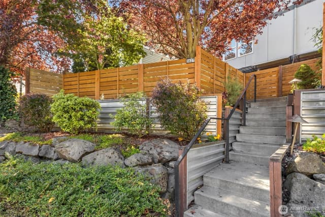 Property photo for 3627 Gilman Avenue W, Seattle photo 4