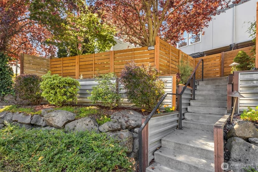 Property photo for 3627 Gilman Avenue W, Seattle photo 4