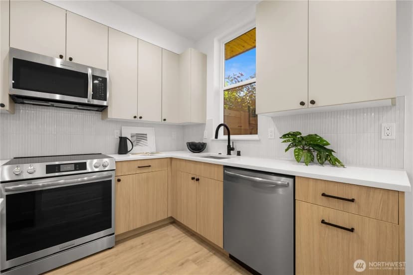 Property photo for 1138 A Nw 57th Street, Seattle photo 8