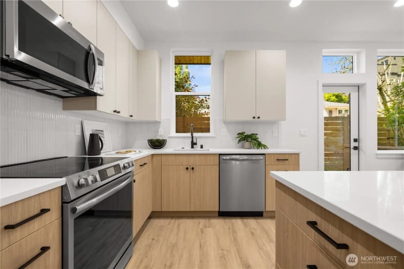Property photo for 1138 A Nw 57th Street, Seattle photo 9