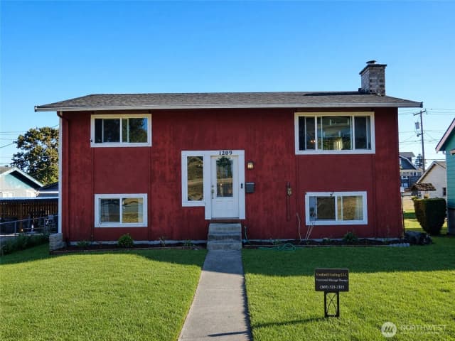 Property photo for 1209 E 5th Street, Port Angeles