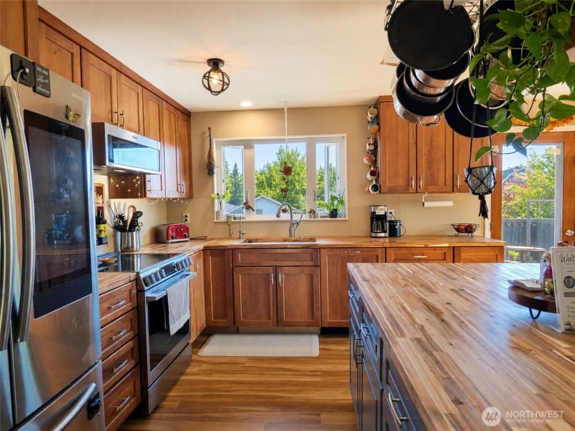 Property photo for 1209 E 5th Street, Port Angeles photo 4