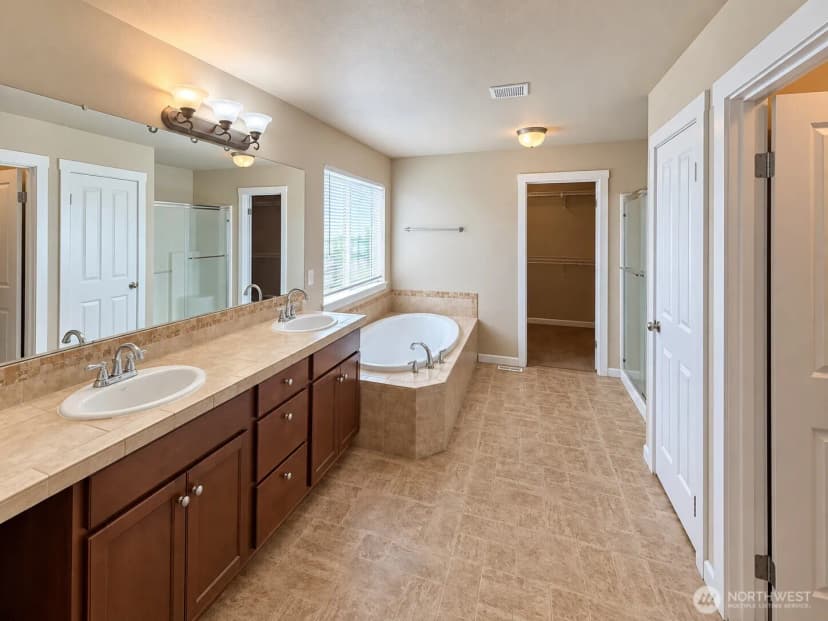 Property photo for 18608 111th Avenue Ct E, Puyallup photo 23