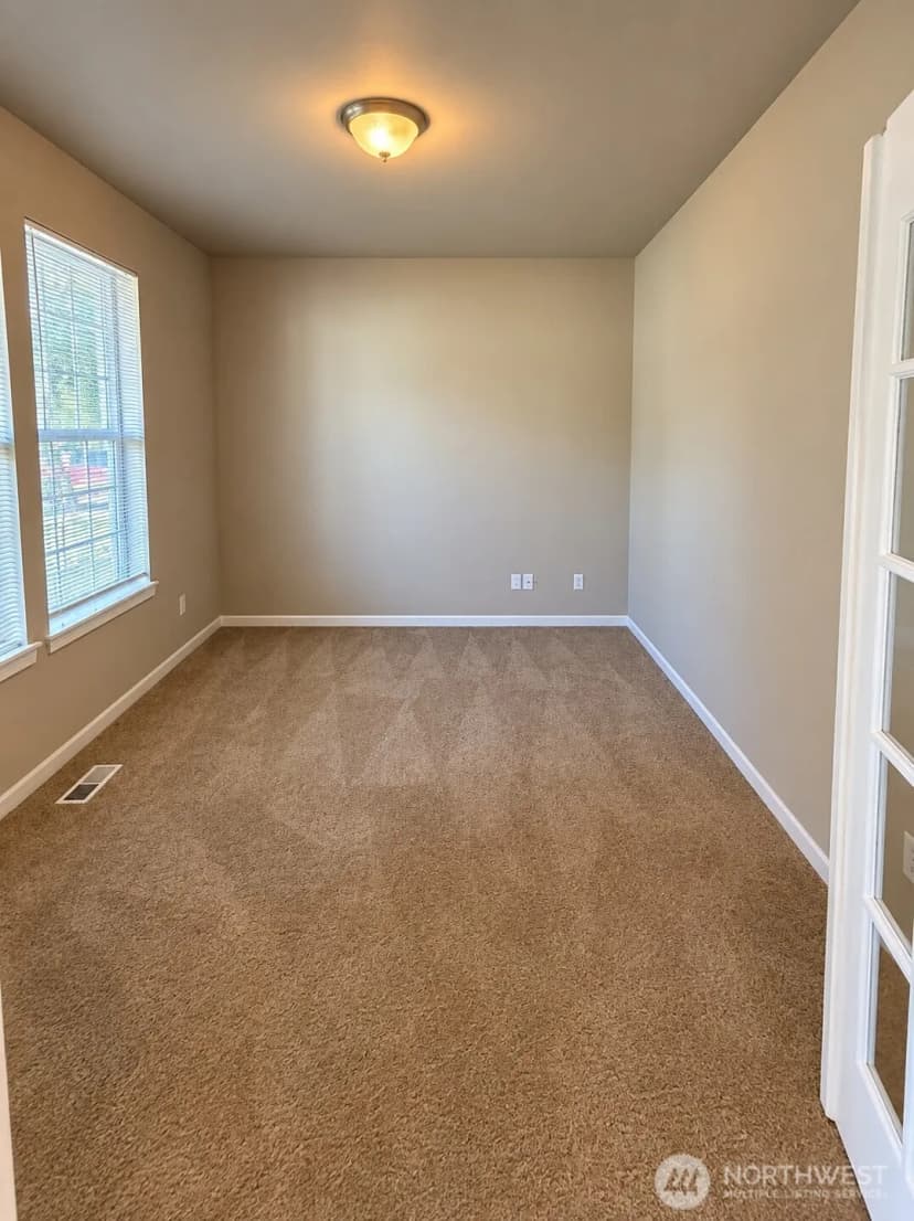 Property photo for 18608 111th Avenue Ct E, Puyallup photo 4
