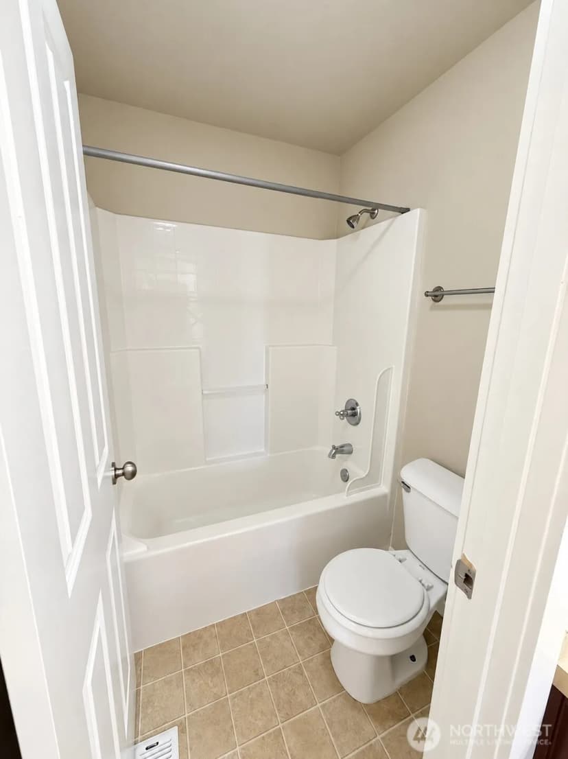 Property photo for 18608 111th Avenue Ct E, Puyallup photo 38