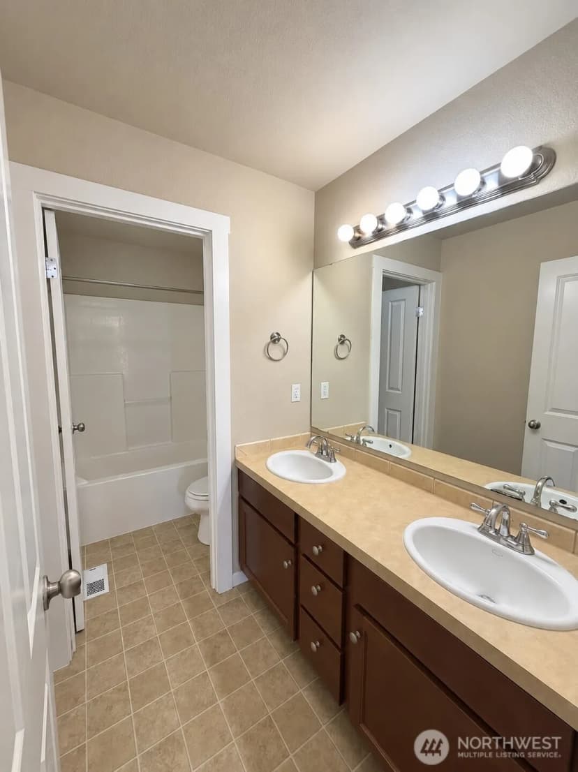 Property photo for 18608 111th Avenue Ct E, Puyallup photo 37