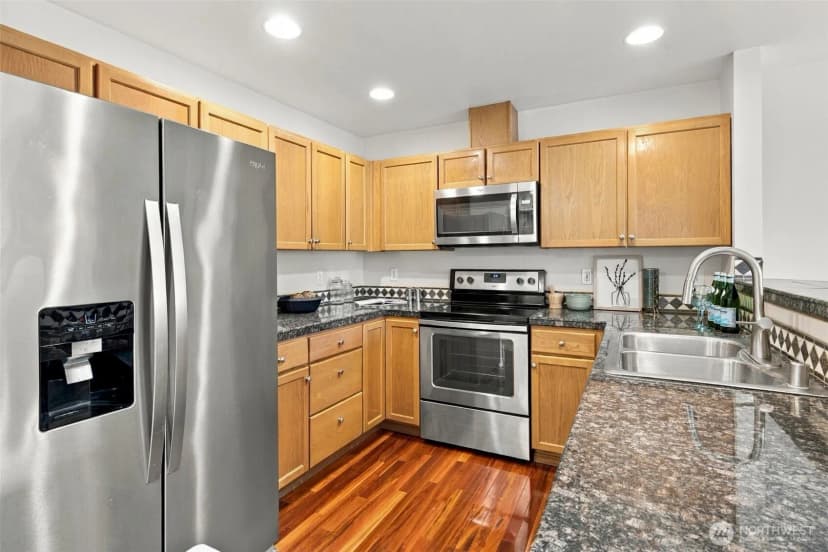 Property photo for 8828 238th Street Sw #d, Edmonds photo 14