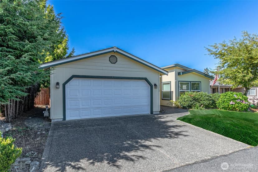 Property photo for 17712 19th Avenue Ct E, Spanaway photo 2