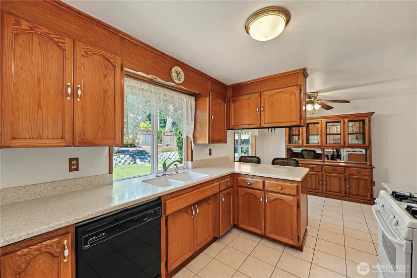Property photo for 10210 63rd Avenue Ct E, Puyallup photo 9