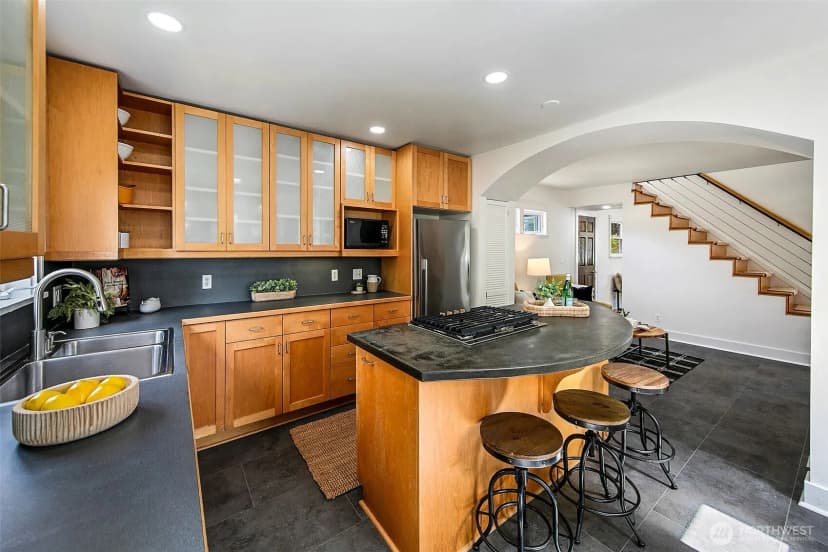 Property photo for 6241 28th Avenue Ne, Seattle photo 14